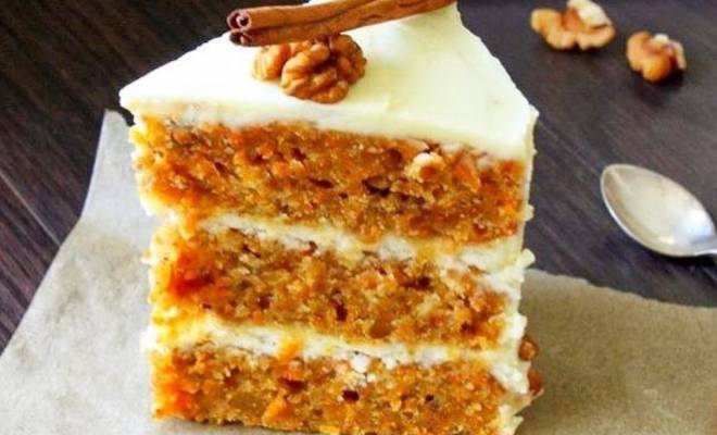 Вкусный и полезный: морковный торт с карамелью, грецкими орехами и творожным сыром