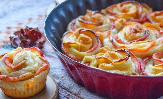 Пирог – яблочные розы в сливочных облаках с медом