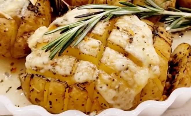 Вкусная картошка запеченная в духовке с сыром рецепт