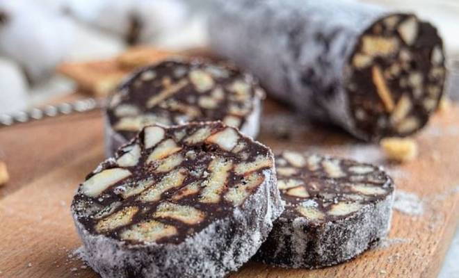 Как приготовить Шоколадная колбаса из печенья и какао рецепт пошагово