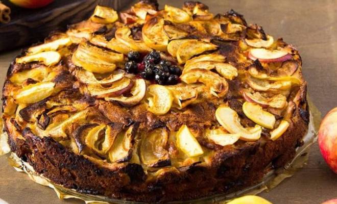 Самый вкусный пирог шарлотка с яблоками в духовке рецепт