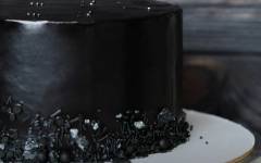 Как сделать черный крем для торта для выравнивания