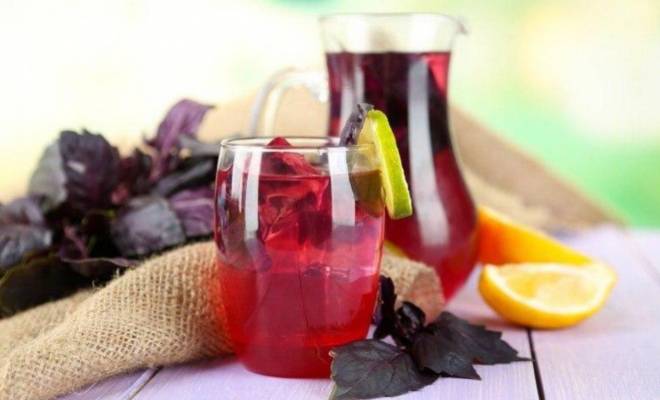 Фиолетовый напиток из базилика с лимоном рецепт