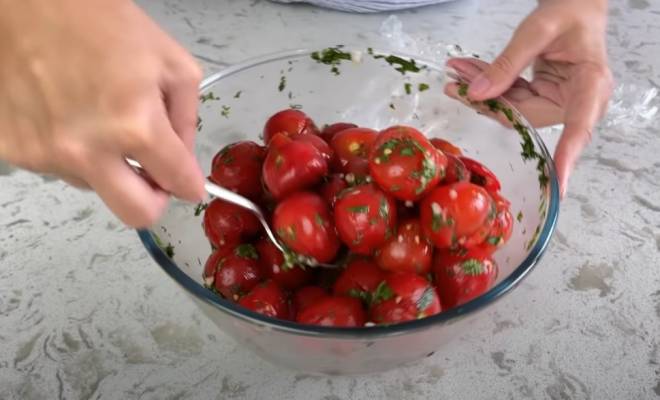 Маринованные помидоры быстрого приготовления целые
