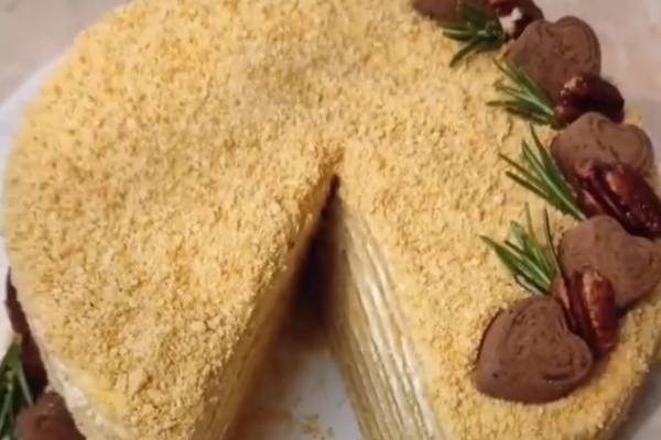 Торт Медовик с кремом сметанным с сахарной пудрой рецепт