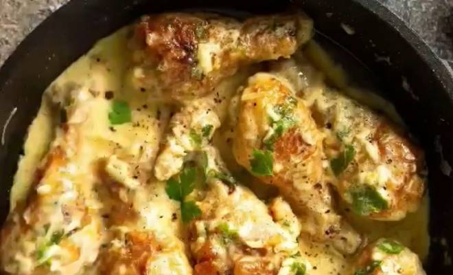 Курица в сливочно чесночном соусе с чесноком на сковороде рецепт
