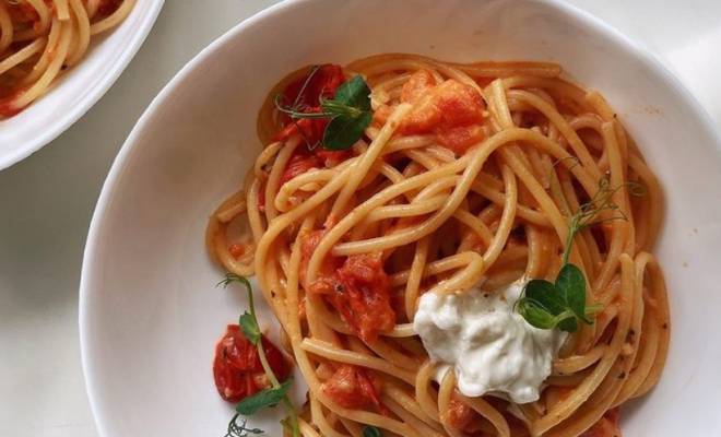 Паста спагетти со страчателлой и помидорами рецепт