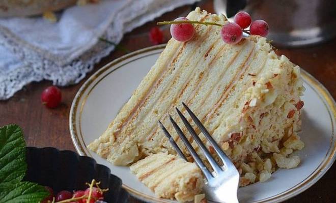 Простой торт минутка на сковороде со сгущенкой и орехами рецепт