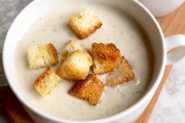 Суп-пюре лучше всего готовить из картофеля (в этот раз с грибами)