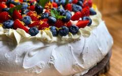 Нежный меренговый торт павлова классический