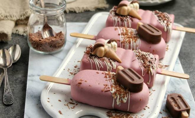 Шоколадные кейк попсы в виде эскимо на палочке рецепт