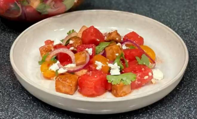 Салат с арбузом сыром брынзой и помидорами рецепт
