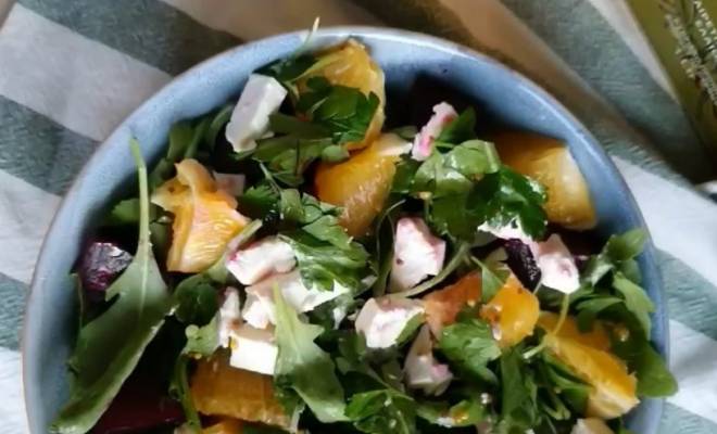 Салат со свеклой, апельсинами, сыром и рукколой рецепт