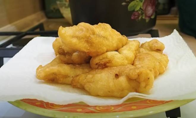 Рыба в кляре на сковороде простой рецепт из трески кусочками с фото