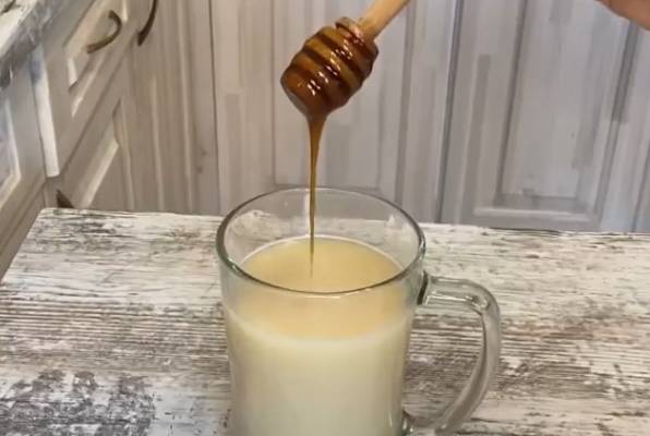 Дынное молоко из семечек дыни и меда рецепт