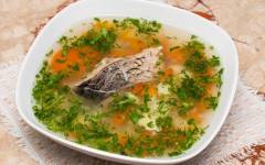 Рыбный суп уха с водкой