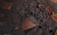 Шоколадный брауни в микроволновке в кружке за 5 минут