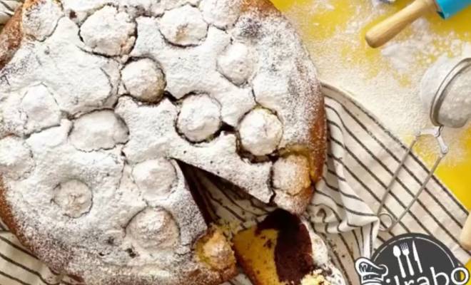 Баунти пирог с творогом и кокосовой стружкой на сметане рецепт