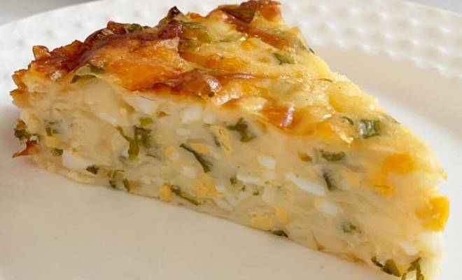 Пирог с зелёным луком, яйцом и сыром рецепт
