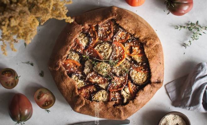Пирог тарт с баклажанами, помидорами, творогом и сыром рецепт