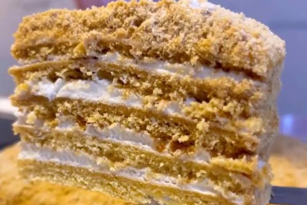 Идеальный Медовый торт с кремом из сметаны и сливок рецепт