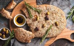 Традиционный греческий хлеб лепешка лагана