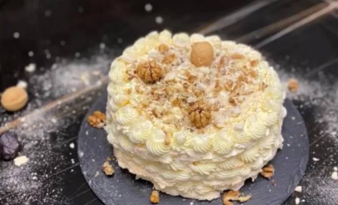Меренговый торт с кремом, орехами и финиками рецепт
