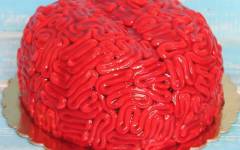 Красный Бархат с вишней торт в виде мозга на Хэллоуин