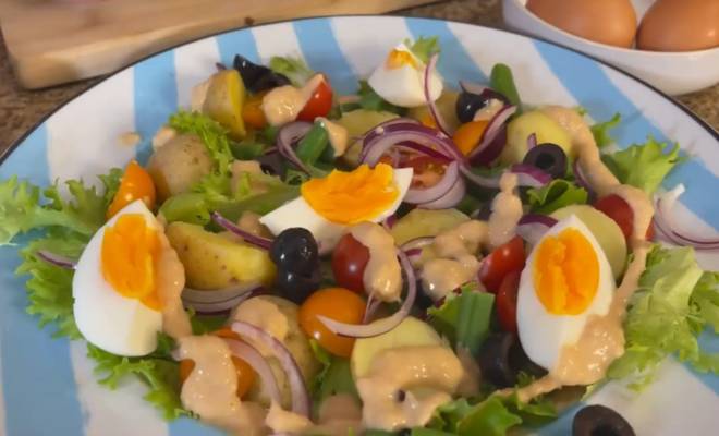 Салат с тунцом, картошкой, фасолью и помидорами рецепт