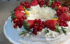 Десерт торт Павлова классический