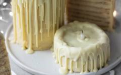 Медовик торт в виде свечи на новый год
