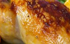 Курица фаршированная хлебом в мандариновой глазури