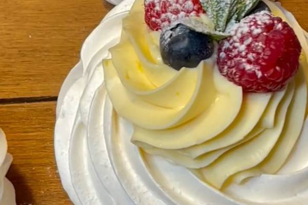 Пирожное Анны Павловой с кремом из лимонного курда с маскарпоне рецепт