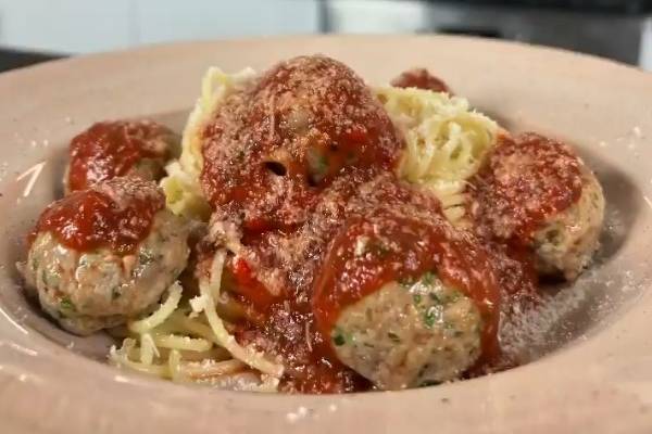 Митболы в томатном соусе с спагетти рецепт