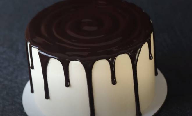 Учимся делать шоколадную глазурь и красивые подтеки на торте