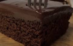 Шоколадный пирог торт с молоком и сметаной