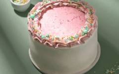 Маленький торт на день рождения