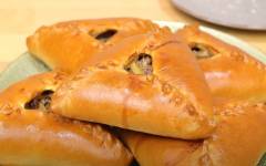 Треугольные пироги с мясом и картошкой Эчпочмак по татарски