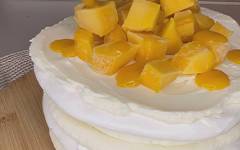 Меренговый торт с манговый курдом и кокосовым кремом
