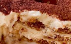 Десерт тирамису с печеньем савоярди