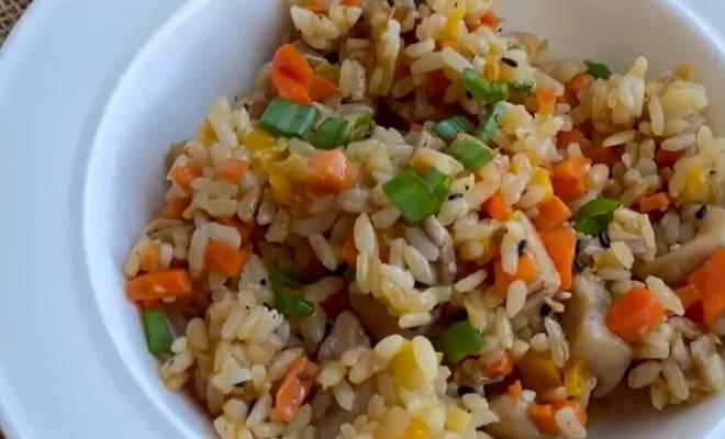 Вок с рисом, курицей и овощами рецепт