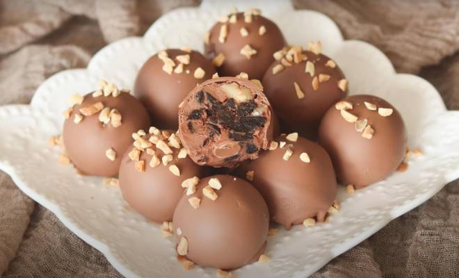 Шоколадные конфеты трюфели с черносливом и грецкими орехами рецепт