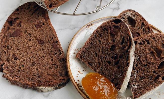 Шоколадный хлеб с какао и цельнозерновой мукой рецепт
