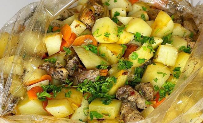 Картофель запеченный с мясом в рукаве в духовке рецепт