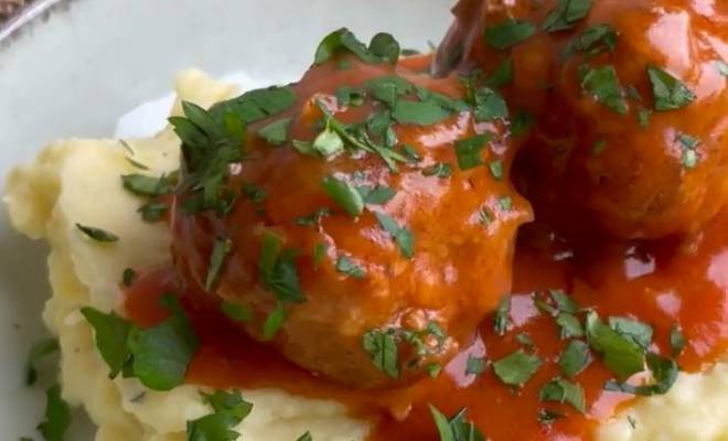 Мясные котлеты с томатным подливом рецепт