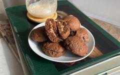 Печенье с шоколадом и начинкой из арахисовой пасты