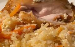 Запечённая курица с рисом в духовке