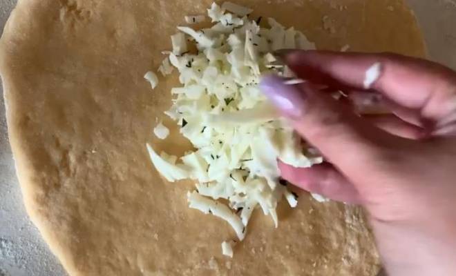 Сырная лепешка на кефире: простой и быстрый рецепт