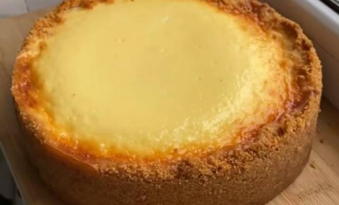 Пирог сметанник с основой из печенья с выпечкой в духовке рецепт