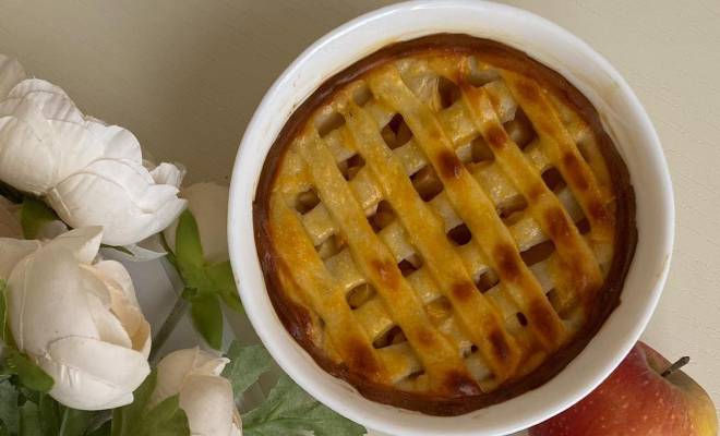 Маленький американский яблочный пирог решеткой в духовке рецепт